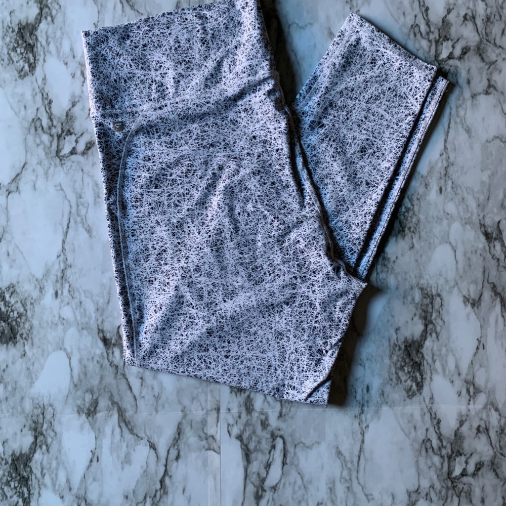 Define High-Waisted 7/8 Legging